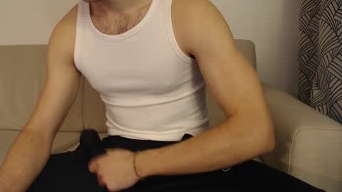 Snapshot of studfromparis chatting on 02/27/25, 05:04 Stud From Paris online show from 02/27/25, 05:04