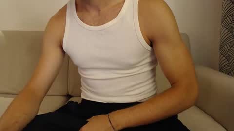 Snapshot of studfromparis chatting on 09/10/25, 09:26 Stud From Paris online show from 09/10/25, 09:26