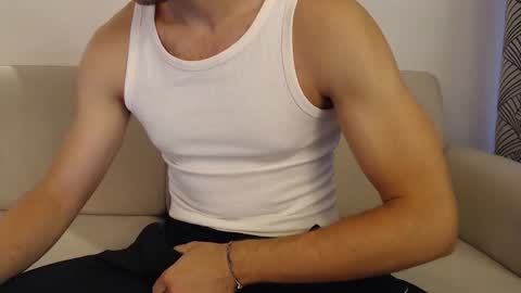 Snapshot of studfromparis chatting on 09/21/25, 02:51 Stud From Paris online show from 09/21/25, 02:51
