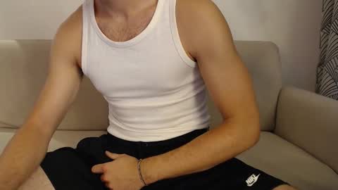 Snapshot of studfromparis chatting on 10/01/25, 03:07 Stud From Paris online show from 10/01/25, 03:07