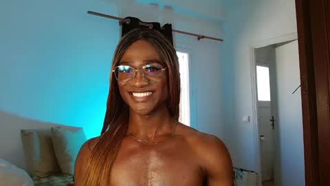 Snapshot of suannyklatten_ chatting on 02/11/25, 02:24 Suanny Klatten It is my account independent online show from 02/11/25, 02:24