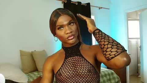 Snapshot of suannyklatten_ chatting on 02/21/25, 12:06 Suanny Klatten It is my account independent online show from 02/21/25, 12:06