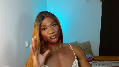 Snapshot of suannyklatten_ chatting on 03/05/25, 11:49 Suanny Klatten It is my account independent online show from 03/05/25, 11:49