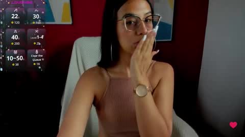 Snapshot of sub_scarlett_ chatting on 11/18/25, 12:31 sub_scarlett_ online show from 11/18/25, 12:31