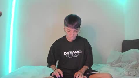 Snapshot of submissive_boyy_ chatting on 12/31/24, 05:51 nico online show from 12/31/24, 05:51