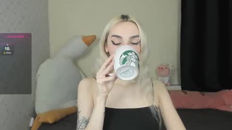 Chloe online show from 10/19/25, 03:01