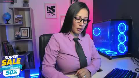 Snapshot of sue_wolls chatting on 12/12/24, 03:37 Andrea online show from 12/12/24, 03:37