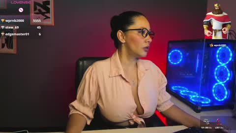 Snapshot of sue_wolls chatting on 03/02/25, 11:31 Andrea online show from 03/02/25, 11:31