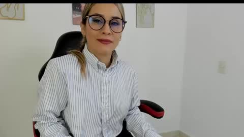 Snapshot of sugar_milff chatting on 02/13/25, 02:31 sugar_milff online show from 02/13/25, 02:31