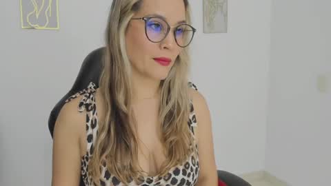 sugar_milff online show from 10/08/25, 03:20
