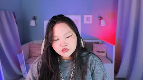 Neko follow me online show from 10/09/25, 07:06