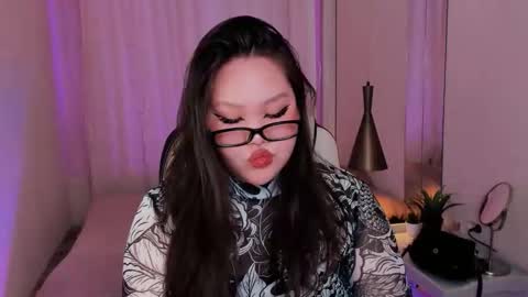 Neko follow me online show from 11/25/25, 07:08