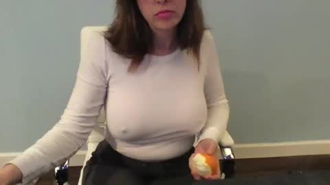 Mia online show from 12/11/24, 02:30