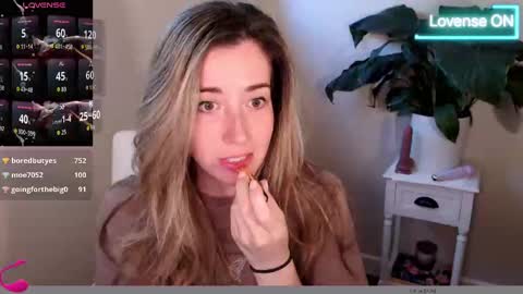 Mia online show from 10/06/25, 01:52