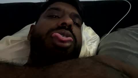 Let me be your knight that saves you online show from 10/05/25, 06:39