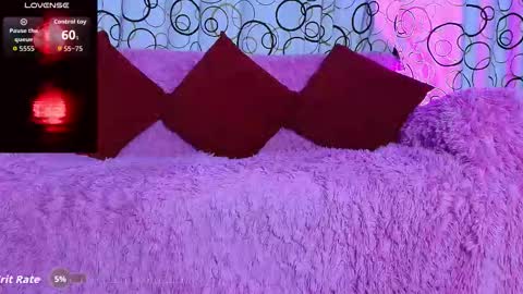 Snapshot of sukifuyu__ chatting on 10/16/25, 02:01 online show from 10/16/25, 02:01