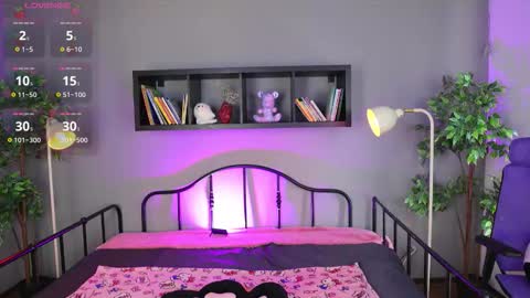 Snapshot of sukini_berry_ chatting on 09/17/25, 01:02 sukini_berry_ online show from 09/17/25, 01:02