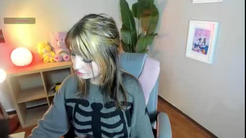 Snapshot of sukini_berry_ chatting on 09/30/25, 01:05 sukini_berry_ online show from 09/30/25, 01:05