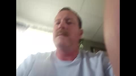Snapshot of sullijg chatting on 10/18/25, 04:30 sullijg online show from 10/18/25, 04:30
