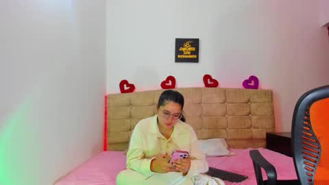 summer_girls01 online show from 10/07/25, 11:02