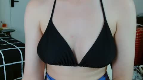 Snapshot of summerrrrrrrrr chatting on 03/04/25, 04:52 The real sugar baby Sam Summer online show from 03/04/25, 04:52