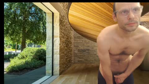 Snapshot of sunbeatshower chatting on 01/18/25, 09:02 sunbeatshower online show from 01/18/25, 09:02