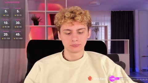 Snapshot of sunburn_boy chatting on 12/03/24, 11:11 Emilio online show from 12/03/24, 11:11