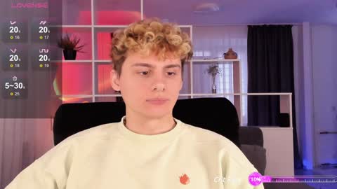 Snapshot of sunburn_boy chatting on 12/25/24, 07:46 Emilio online show from 12/25/24, 07:46