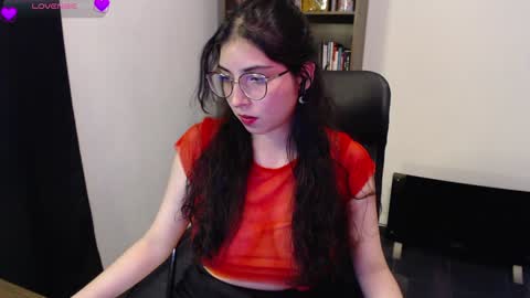 Snapshot of sunflower_uwu chatting on 02/07/25, 12:20 violetta online show from 02/07/25, 12:20