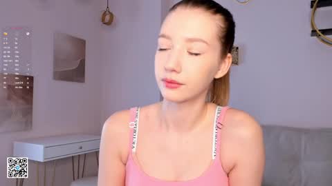Snapshot of sunnmoonn chatting on 03/03/25, 11:22 Lily online show from 03/03/25, 11:22
