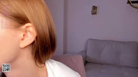 Snapshot of sunnmoonn chatting on 03/06/25, 04:38 Lily online show from 03/06/25, 04:38