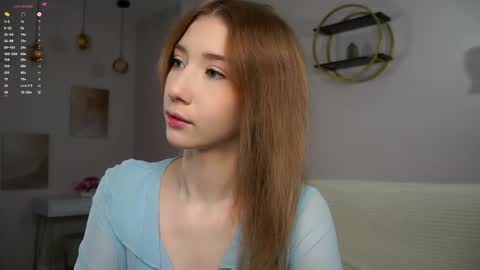 Snapshot of sunnmoonn chatting on 09/17/25, 01:46 Lily online show from 09/17/25, 01:46