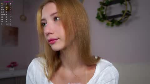 Snapshot of sunnmoonn chatting on 10/18/25, 01:34 Lily online show from 10/18/25, 01:34