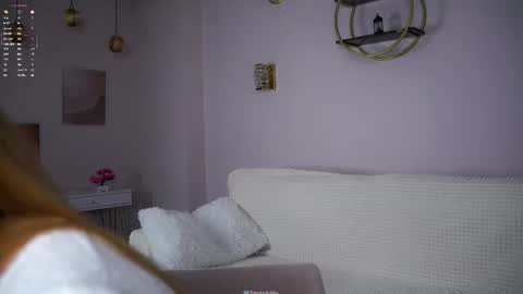 Snapshot of sunnmoonn chatting on 11/07/25, 02:39 Lily online show from 11/07/25, 02:39