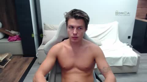 Snapshot of sunny1girl chatting on 10/14/25, 05:58 Alice and Sergey online show from 10/14/25, 05:58