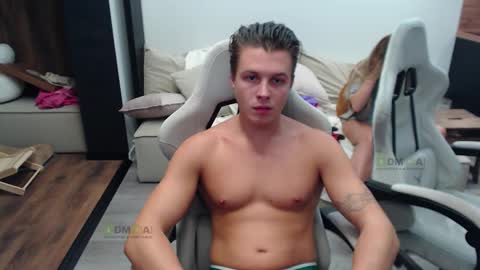 Snapshot of sunny1girl chatting on 10/17/25, 08:33 Alice and Sergey online show from 10/17/25, 08:33