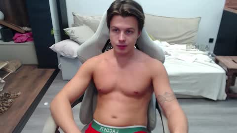 Snapshot of sunny1girl chatting on 10/23/25, 12:04 Alice and Sergey online show from 10/23/25, 12:04