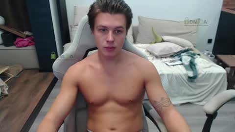 Snapshot of sunny1girl chatting on 10/27/25, 07:23 Alice and Sergey online show from 10/27/25, 07:23