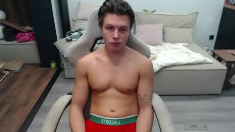 Snapshot of sunny1girl chatting on 10/28/25, 07:45 Alice and Sergey online show from 10/28/25, 07:45