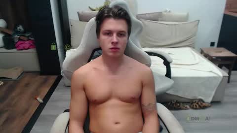 Snapshot of sunny1girl chatting on 10/30/25, 07:47 Alice and Sergey online show from 10/30/25, 07:47