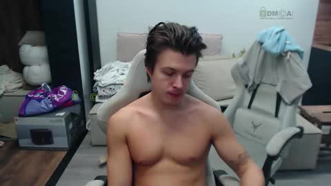 Snapshot of sunny1girl chatting on 11/13/25, 07:07 Alice and Sergey online show from 11/13/25, 07:07