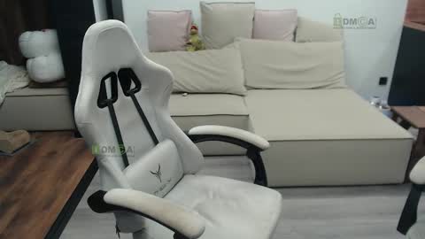 Snapshot of sunny1girl chatting on 11/16/25, 02:11 Alice and Sergey online show from 11/16/25, 02:11