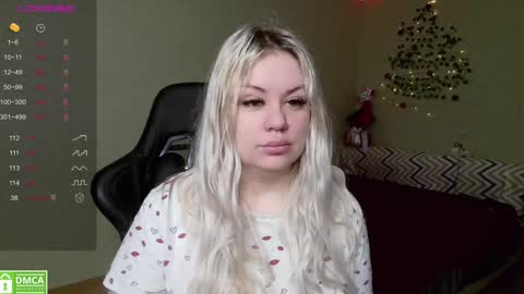 Snapshot of sunny_mood chatting on 12/22/24, 06:15 sunny mood online show from 12/22/24, 06:15