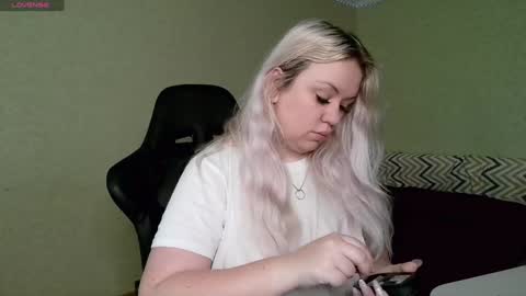 Snapshot of sunny_mood chatting on 01/03/25, 09:47 sunny mood online show from 01/03/25, 09:47