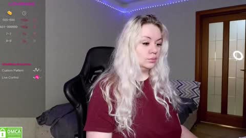 Snapshot of sunny_mood chatting on 01/04/25, 06:51 sunny mood online show from 01/04/25, 06:51