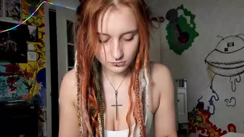 Snapshot of sunny_mouse chatting on 10/09/25, 04:16 Sunny online show from 10/09/25, 04:16