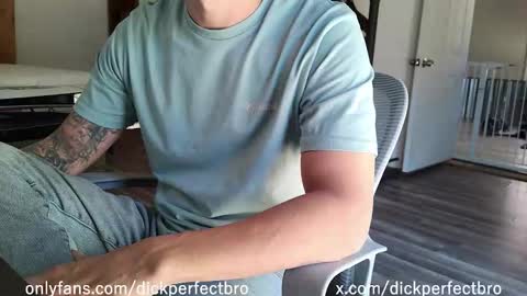 Snapshot of sunny_valentine chatting on 11/11/25, 03:01 sunny valentine online show from 11/11/25, 03:01