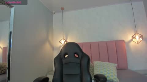  S U N N Y online show from 11/10/25, 12:37