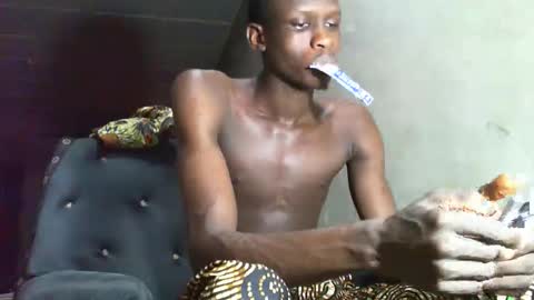 Snapshot of sunnyjohn447 chatting on 10/13/25, 08:36 Sunnyblack2 online show from 10/13/25, 08:36