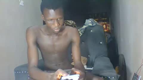 Snapshot of sunnyjohn447 chatting on 10/14/25, 09:32 Sunnyblack2 online show from 10/14/25, 09:32